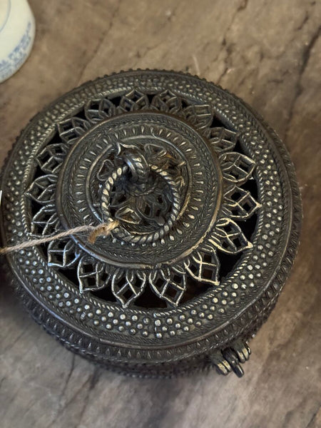 0072 Metal Incense Box