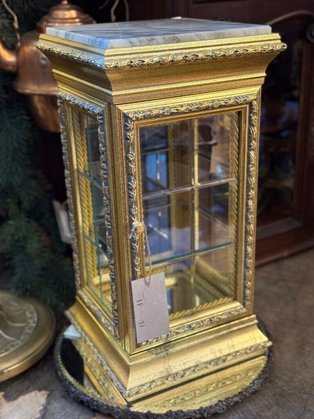 0625 Italian Marble Top Vitrine