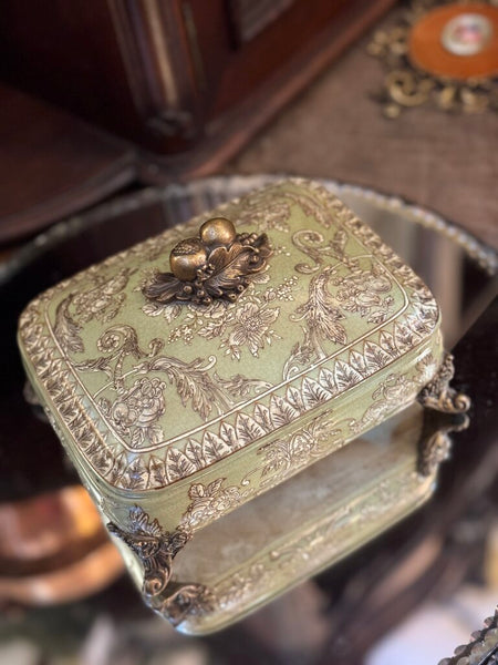 0742 Green Porcelain Box