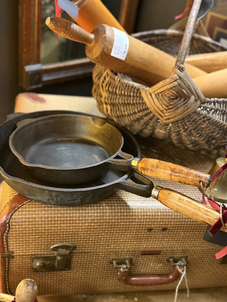 Cast iron pans with wood handle pair