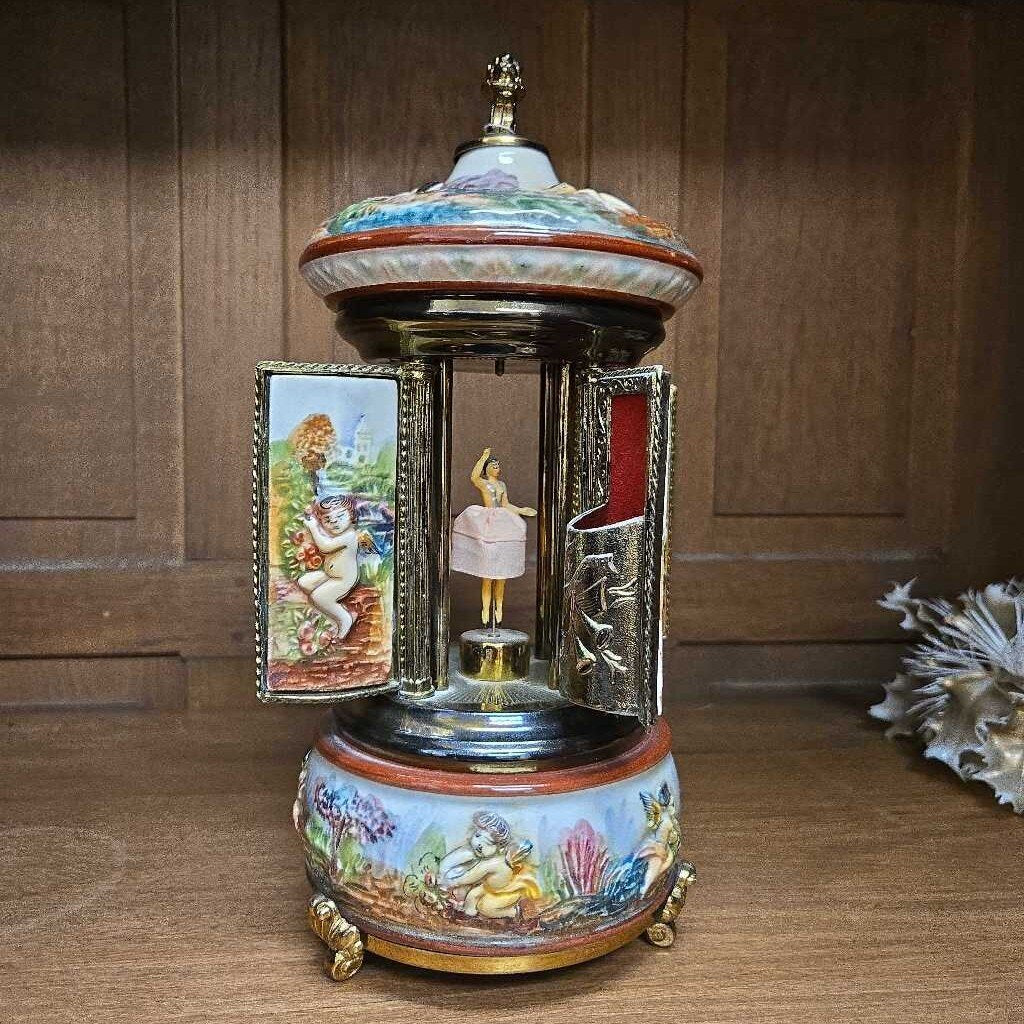 Lipstick holder music box 11" tall