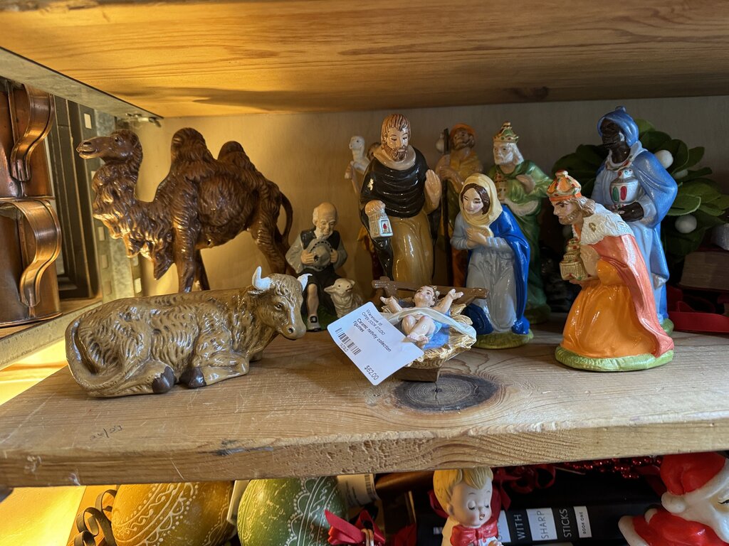 Ceramic nativity collection figurines