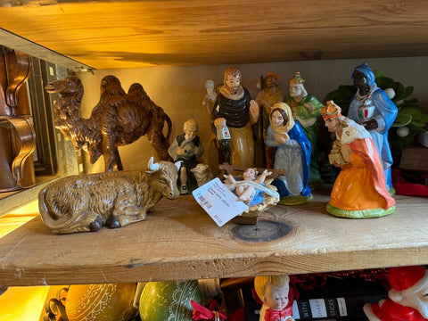 Ceramic nativity collection figurines