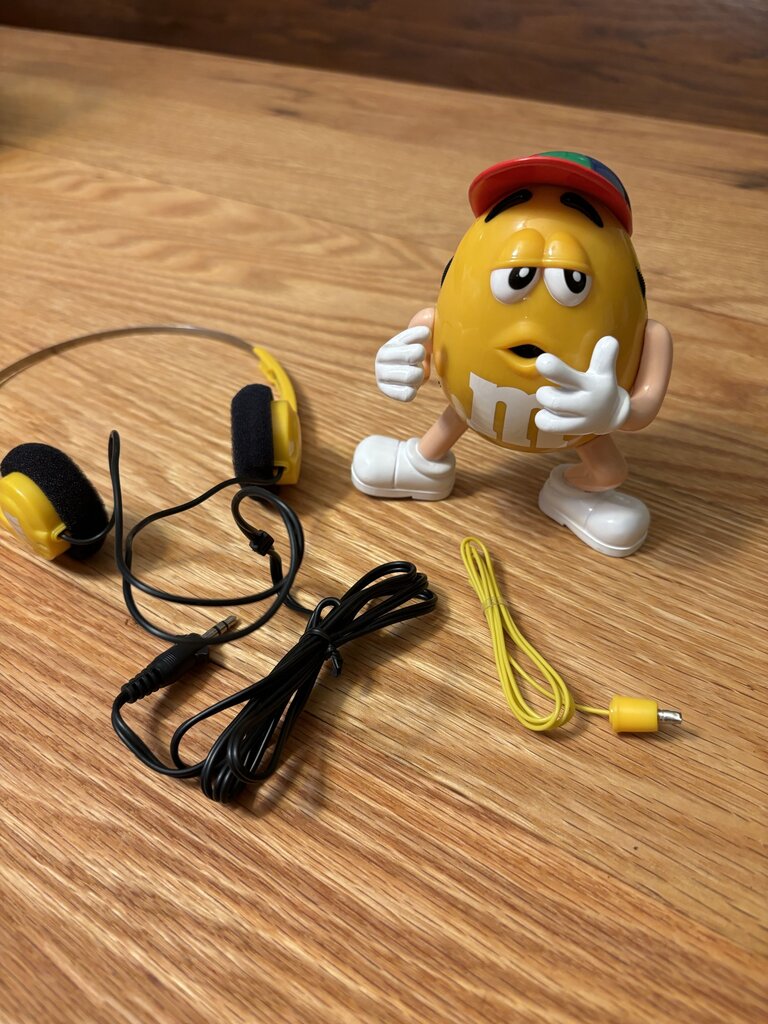 Vintage M&M Radio w\headphones