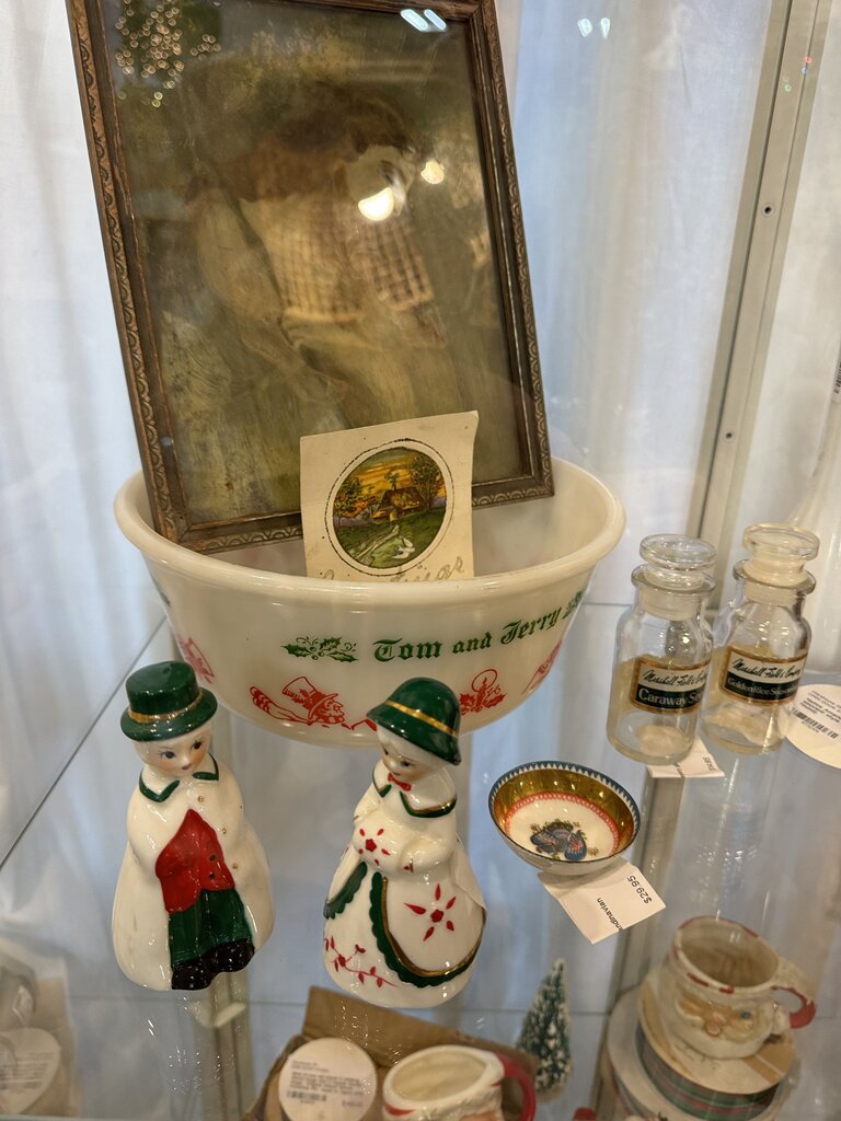 Tom and Jerry Bowl by Hazel Atlas milk glass