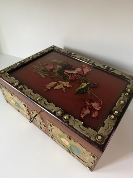 0007 Victorian Hand-painted Silk Lined Box w/ Working Key