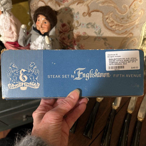 ENGLISHTOWN 5th AVE. STEAK KNIVES W/FAUX BONE HANDLES W/BRASS ACCENTS SET OF 6 WITH ORIGINAL BOX