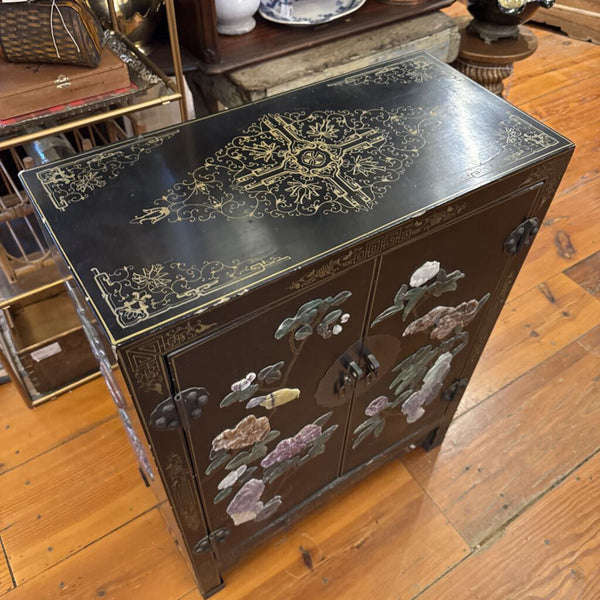 BLACK ASIAN CHEST 23W 30T 11D