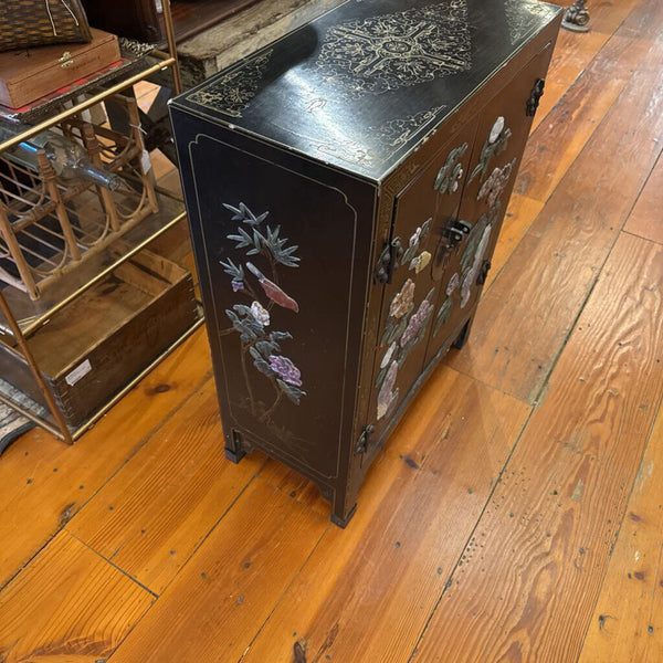 BLACK ASIAN CHEST 23W 30T 11D