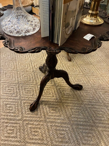 Vintage Pie Crust Table