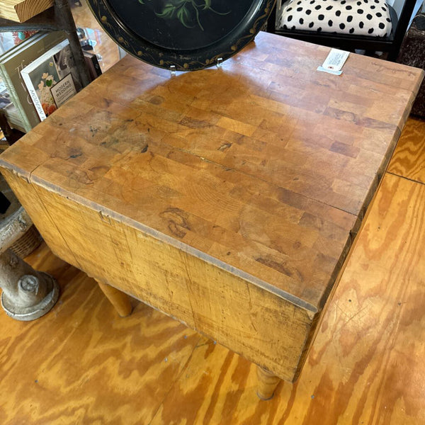 Butchers butcher block / old 30" x 30" x 33" tall ( block itself is 15" thick and solid) legs are removable extremely heavy in store pick up only.
