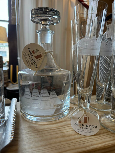 Pair of Pilsner glasses (2) etched ship