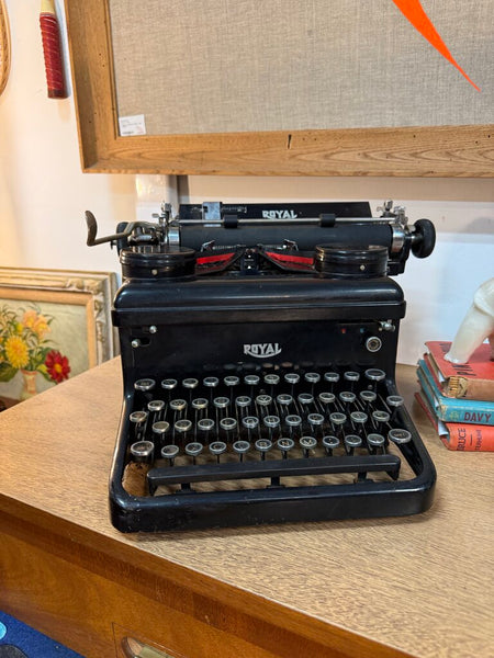 Antique Royal Typewriter from 1930's