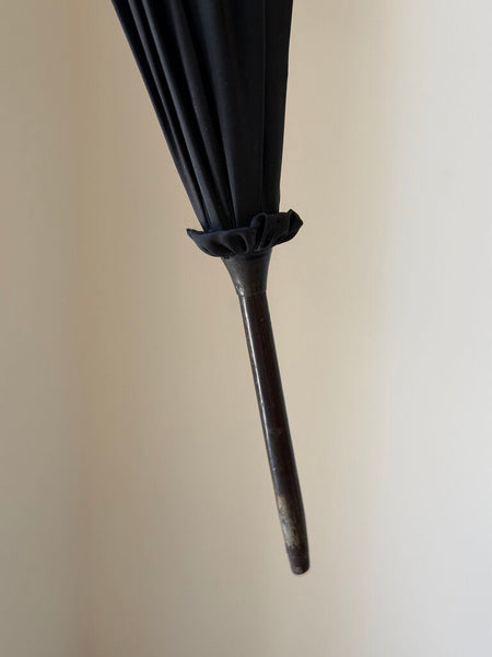 1567 Antique Abalone Shell gilded handle black umbrella