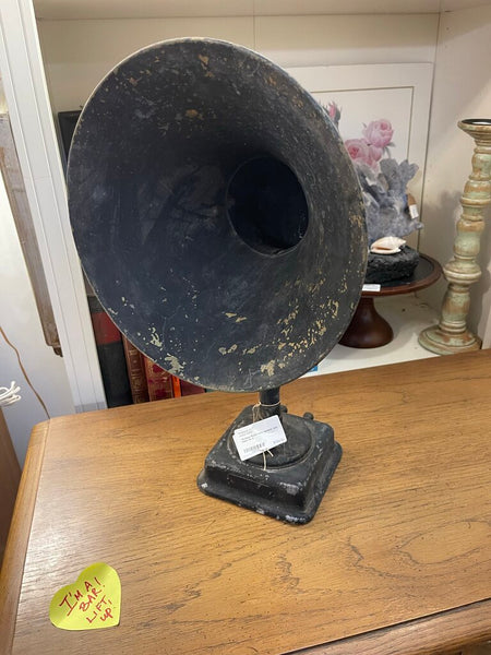 Antique Radio horn speaker and base as is