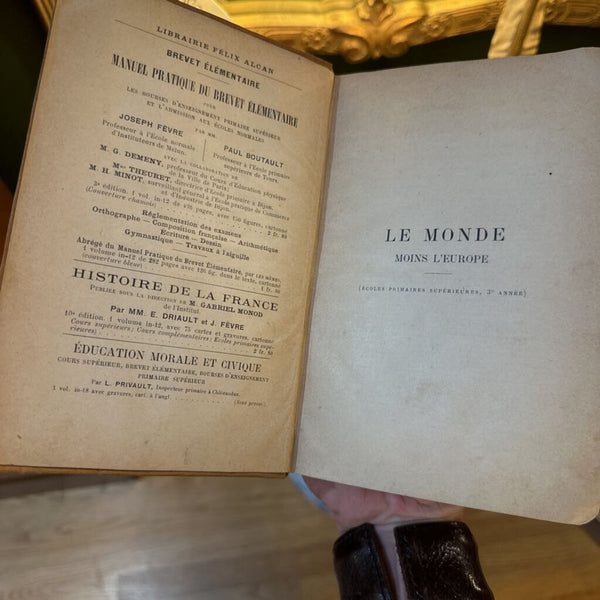 LE MONDE MOINS L'EUROPE FRENCH BOOK