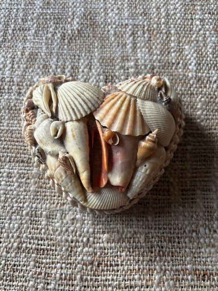 Vintage Seashell Heart Shape Box