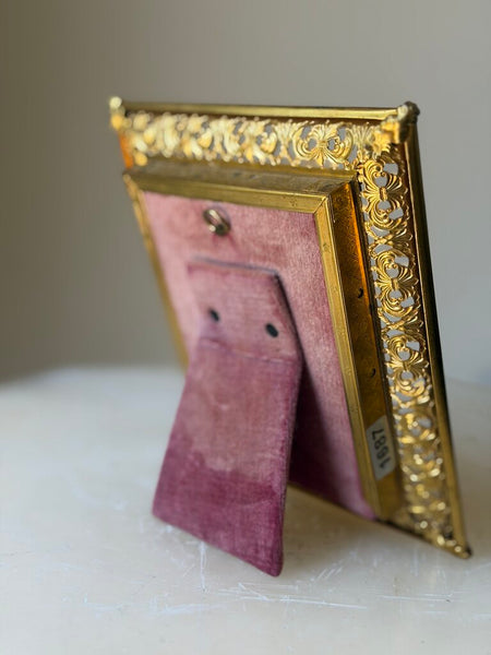 1687 Mini floral on tin in ornate gold frame