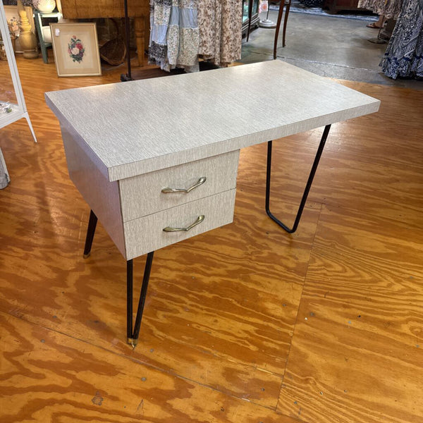 MID CENTRY DESK AS FOUND 22D 40L 28T