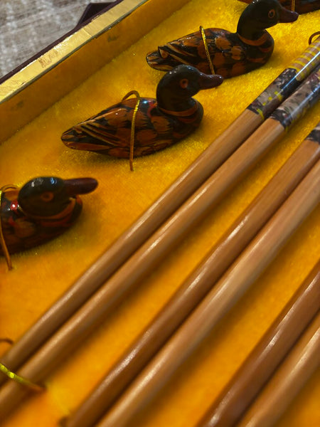 Set of 5 Wood Chopsticks with 5 Duck Rests