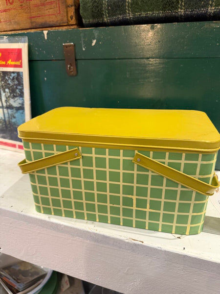 JFV ~ Retro metal medium size check basket
