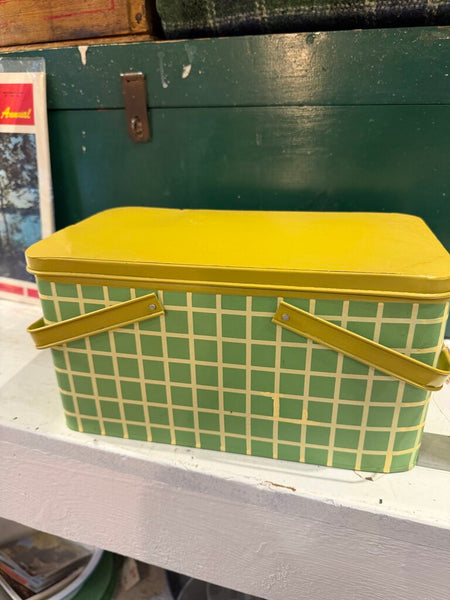 JFV ~ Retro metal medium size check basket
