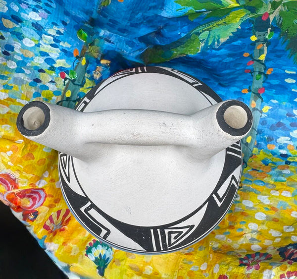 Ute mountain tribe vessel signed R. Root
