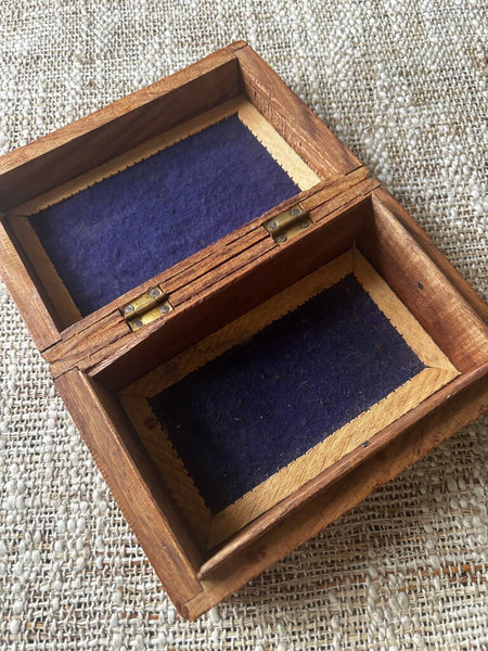 Vtg Rosewood Floral Inlay Trinket Box
