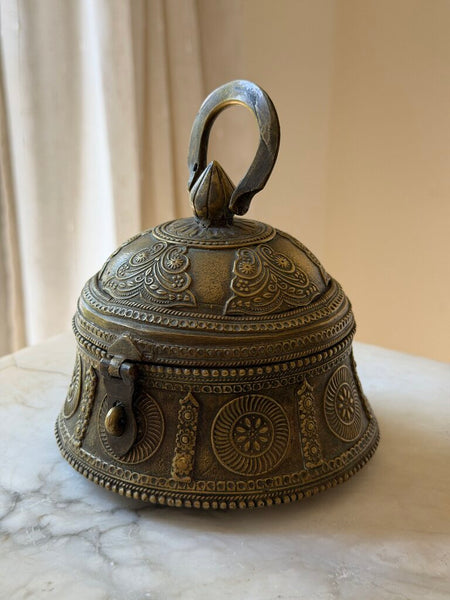 1886 Ornate Brass Hinged Box