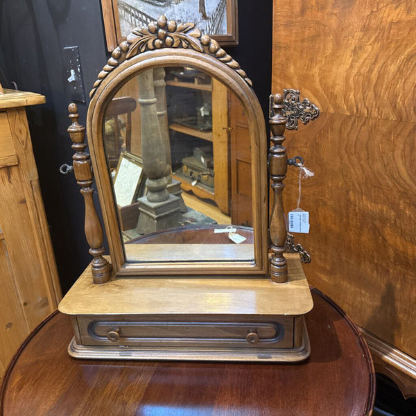 Vintage dresser mirror 16" w x 21" h