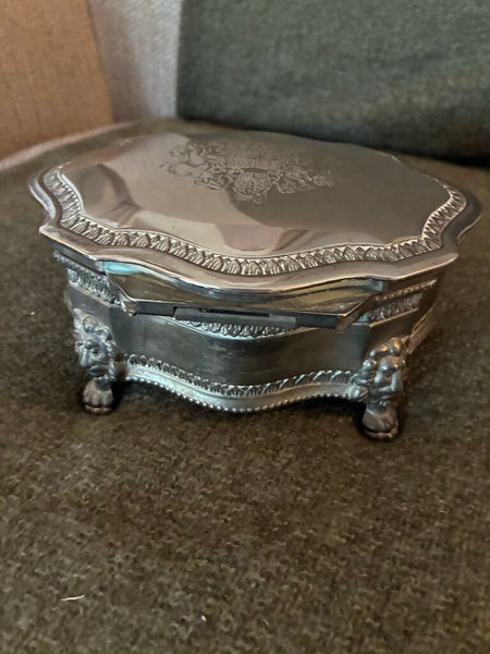 Vintage International Silver Plate Trinket Box 6.5 x 6 x 3