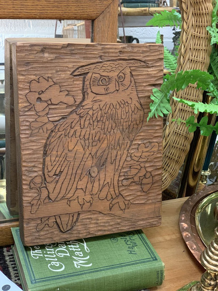 Folk art wood owl plaque