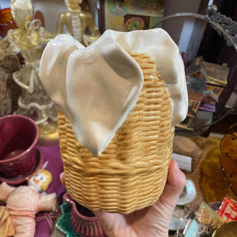 Basket vase