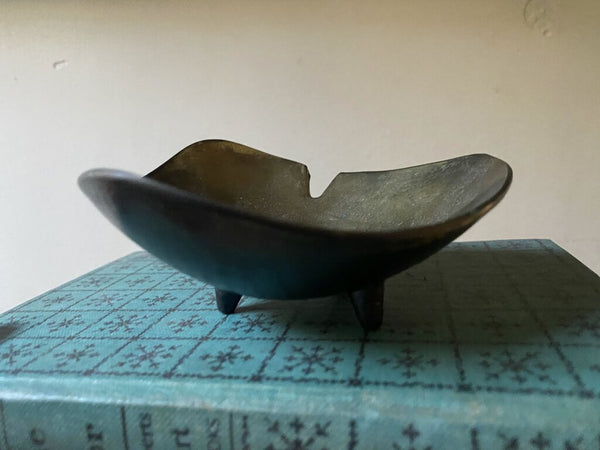 Metal Dish / Ashtray W1092