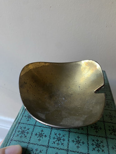 Metal Dish / Ashtray W1092