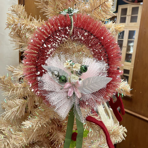 Moxie - Vintage Wreath With Spun Cotton Angel - 8" Diameter